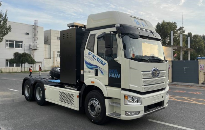 解放J6P燃料电池牵引车.jpg 解放J6P燃料电池牵引车.jpg
