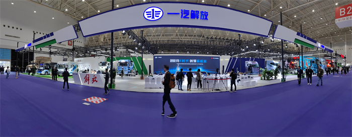解放展台.jpg 解放展台.jpg