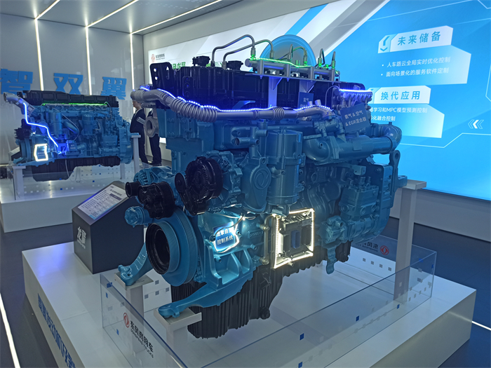 东风商用车龙擎氨氢发动机1.jpg 东风商用车龙擎氨氢发动机1.jpg