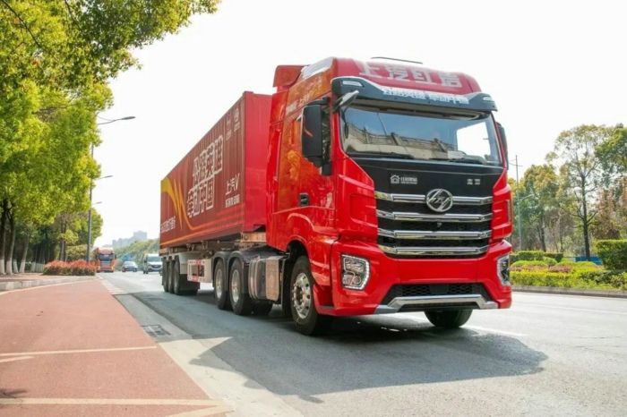 红岩自动挡牵引车.jpg 红岩自动挡牵引车.jpg