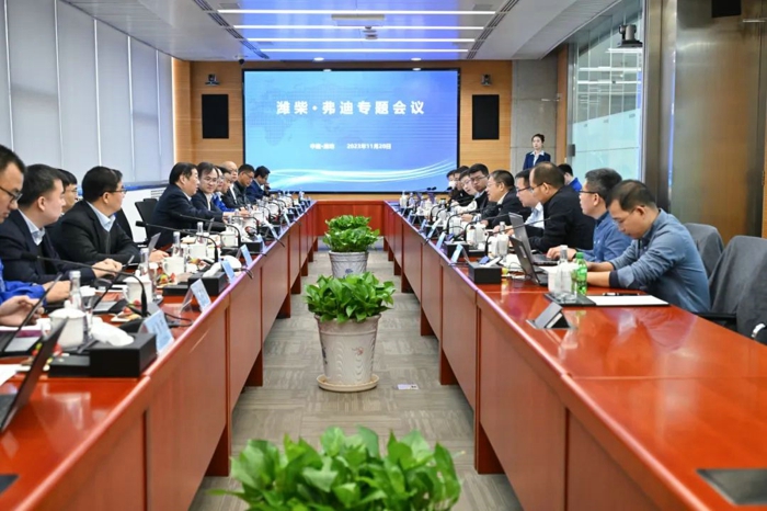 谭旭光:潍柴动力与比亚迪电池优势互补,推动商用车行业新能源转型!.jpg 谭旭光:潍柴动力与比亚迪电池优势互补,推动商用车行业新能源转型!.jpg