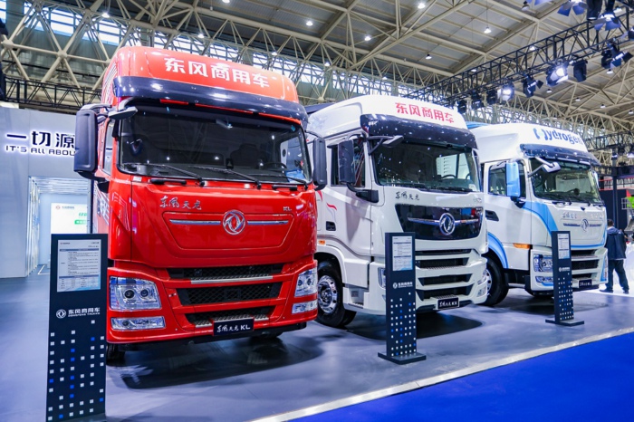 东风商用车牵引车.jpg 东风商用车牵引车.jpg