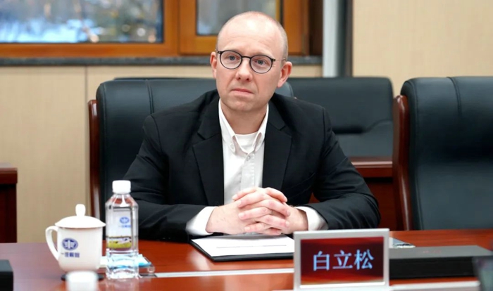 一汽解放&佛吉亚氢能&法液空签署氢能战略合作协议4.jpg 一汽解放&佛吉亚氢能&法液空签署氢能战略合作协议4.jpg