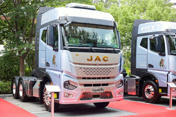 江淮星耀X7牵引车.jpg 江淮星耀X7牵引车.jpg