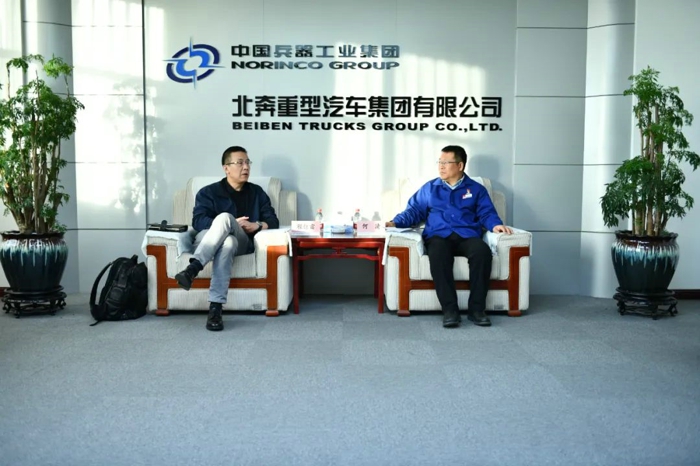 青岛阳氢集团有限公司董事长兼CEO程惊雷来北奔重汽交流合作.jpg 青岛阳氢集团有限公司董事长兼CEO程惊雷来北奔重汽交流合作.jpg