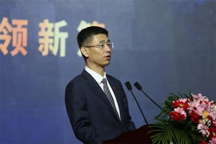 解放4.jpg 解放4.jpg