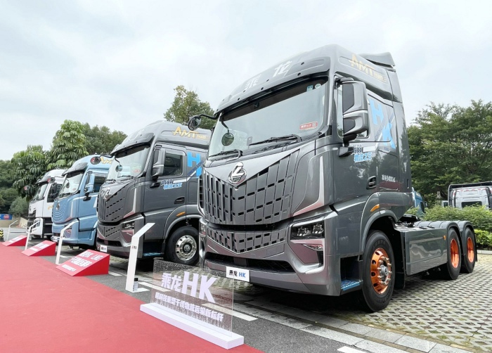 乘龙牵引车2.jpg 乘龙牵引车2.jpg