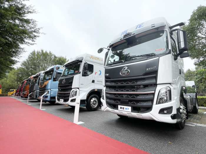乘龙汽车.jpg 乘龙汽车.jpg