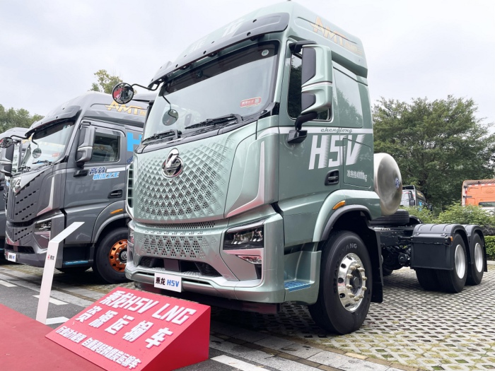 乘龙天然气卡车 (3).JPG 乘龙天然气卡车 (3).JPG