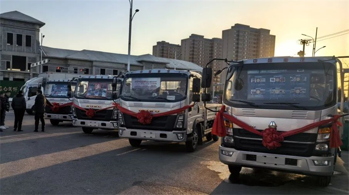 重汽轻卡交车1.jpg 重汽轻卡交车1.jpg