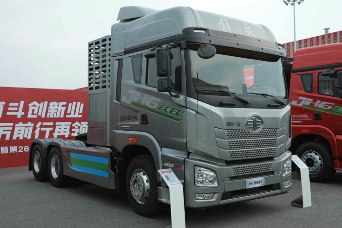解放JH6燃料电池牵引车.jpg 解放JH6燃料电池牵引车.jpg