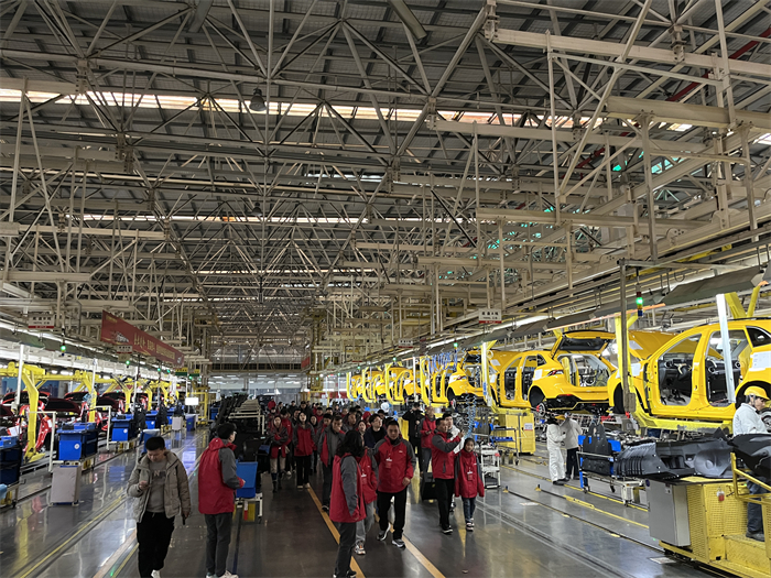 9.工厂参观2.jpg 9.工厂参观2.jpg