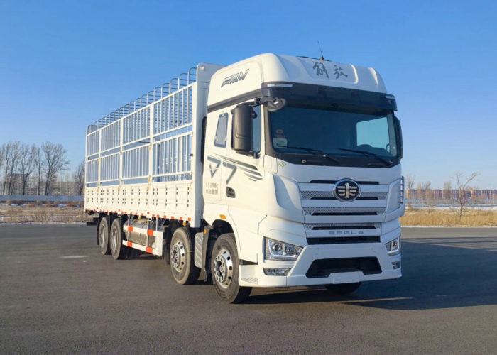 解放J7 LNG仓栅式运输车.jpg 解放J7 LNG仓栅式运输车.jpg