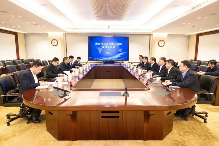 青岛市与山东重工集团座谈交流.jpg 青岛市与山东重工集团座谈交流.jpg