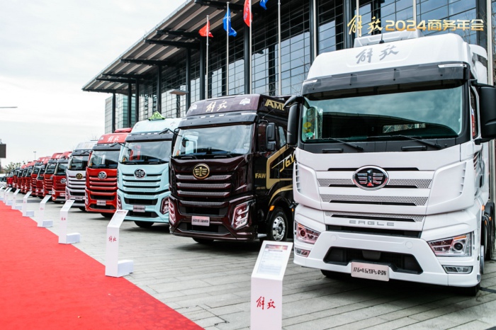 解放牵引车11.jpg 解放牵引车11.jpg