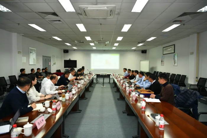 东风商用车与中联重科进行战略合作研讨.jpg 东风商用车与中联重科进行战略合作研讨.jpg