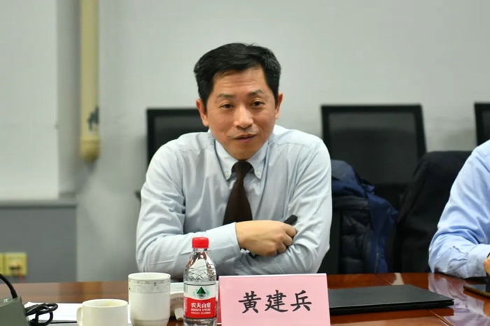 东风商用车与中联重科进行战略合作研讨3.jpg 东风商用车与中联重科进行战略合作研讨3.jpg