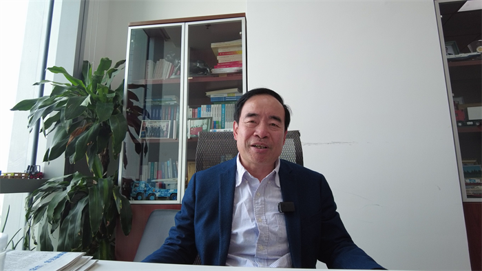 2.中国物流与采购联合会汽车物流分会执行副会长、物流装备专业委员会主任马增荣.png 2.中国物流与采购联合会汽车物流分会执行副会长、物流装备专业委员会主任马增荣.png