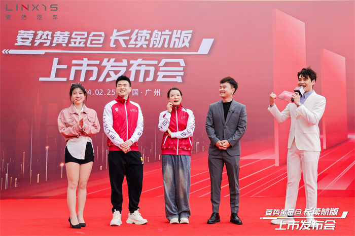 雅思组合、小刚、小怡.jpg 雅思组合、小刚、小怡.jpg