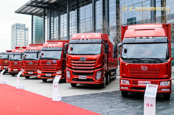 解放J6L 载货车.jpg 解放J6L 载货车.jpg