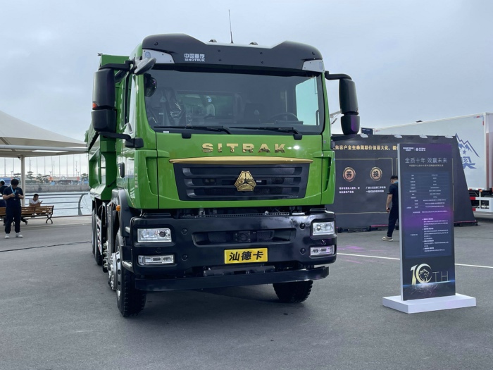 汕德卡自卸车3.jpg 汕德卡自卸车3.jpg