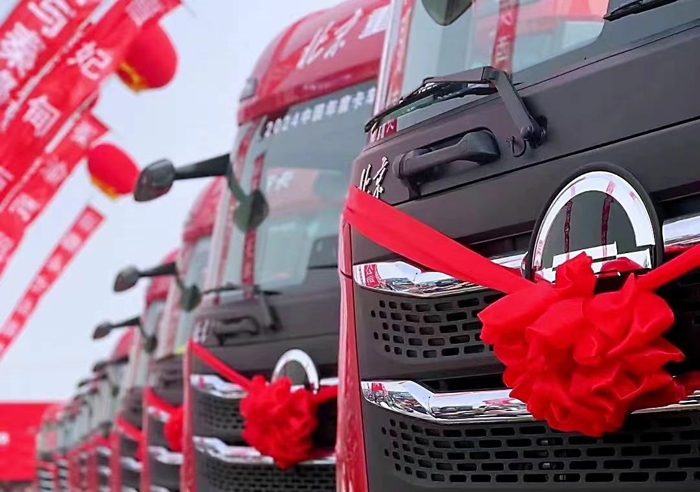 北京重卡追梦530LNG牵引车111.jpg 北京重卡追梦530LNG牵引车111.jpg