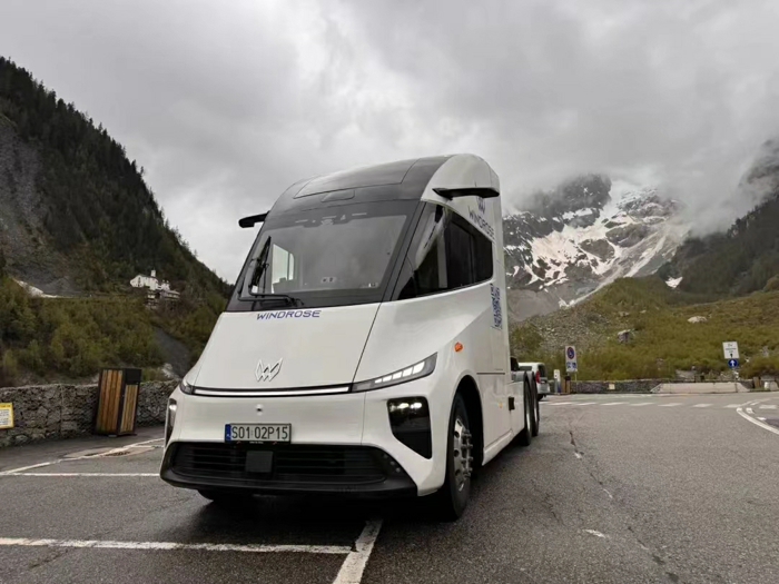 苇渡纯电重卡完成3100km横跨欧洲路测12.jpg 苇渡纯电重卡完成3100km横跨欧洲路测12.jpg