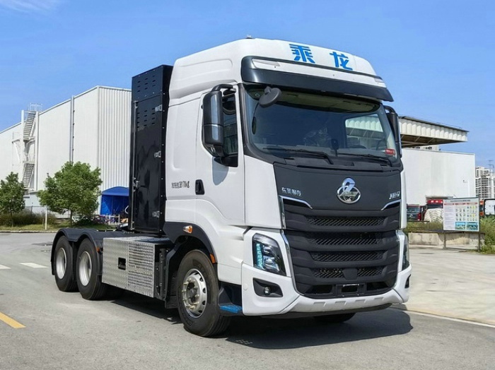 乘龙燃料电池半挂牵引车.jpg 乘龙燃料电池半挂牵引车.jpg