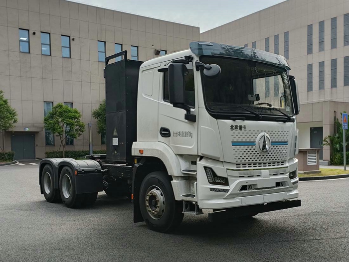 北奔新外观牵引车.jpg 北奔新外观牵引车.jpg