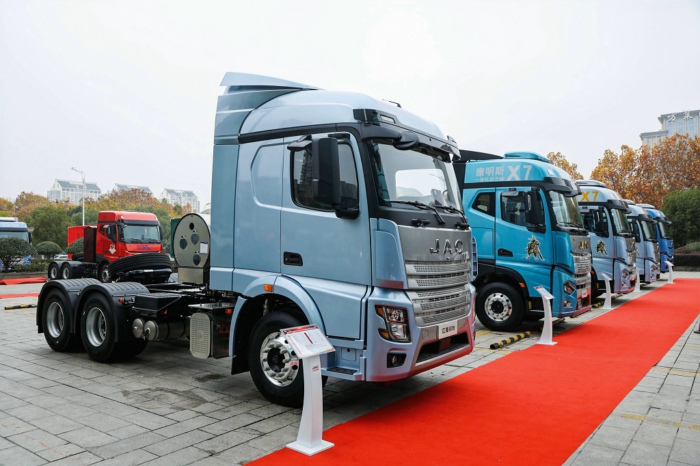 江淮牵引车.jpg 江淮牵引车.jpg