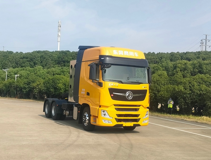 东风商用车1.jpg 东风商用车1.jpg