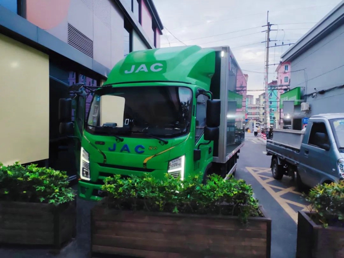 30台江淮骏铃混动冷藏车火热交车2.jpg 30台江淮骏铃混动冷藏车火热交车2.jpg