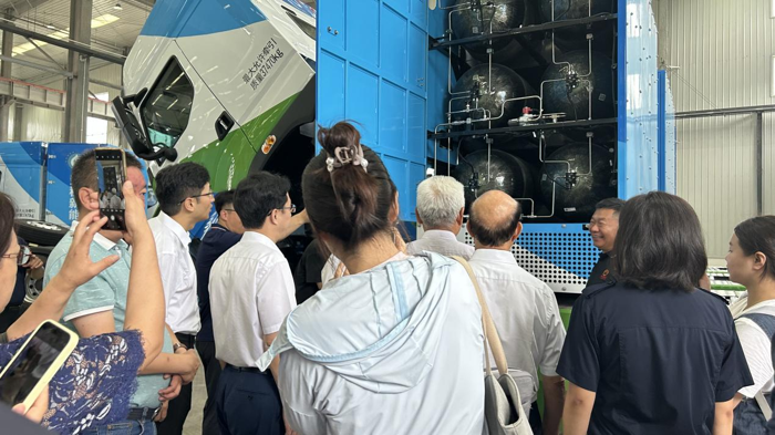 大批量交付100台,乘龙氢能重卡助力荣程新能“氢”启未来5.png 大批量交付100台,乘龙氢能重卡助力荣程新能“氢”启未来5.png