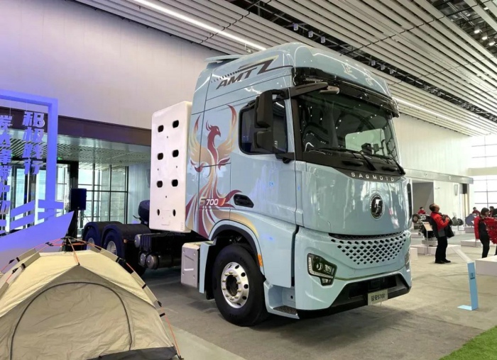 陕汽商用车延安重卡S700 CNG牵引车.jpg 陕汽商用车延安重卡S700 CNG牵引车.jpg