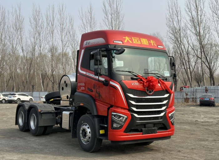 大运V7H燃气牵引车2.png 大运V7H燃气牵引车2.png