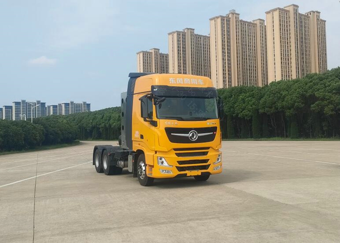 东风天龙KX燃气牵引车.jpg 东风天龙KX燃气牵引车.jpg