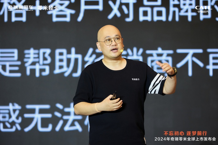 李杰.jpg 李杰.jpg