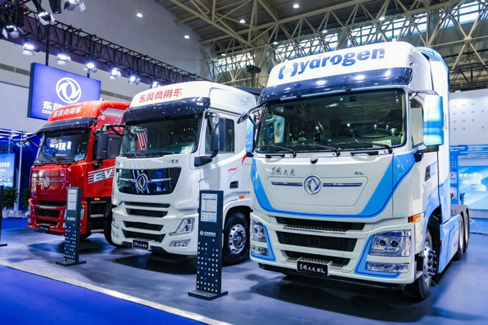 东风商用车牵引车22.jpg 东风商用车牵引车22.jpg