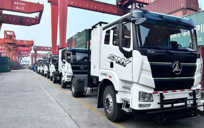 三一纯电动重载港口牵引车.jpg 三一纯电动重载港口牵引车.jpg
