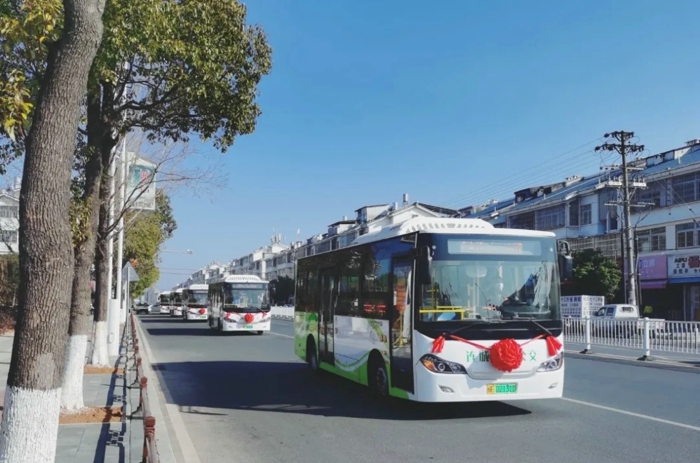 中汽宏远公交车.jpg 中汽宏远公交车.jpg