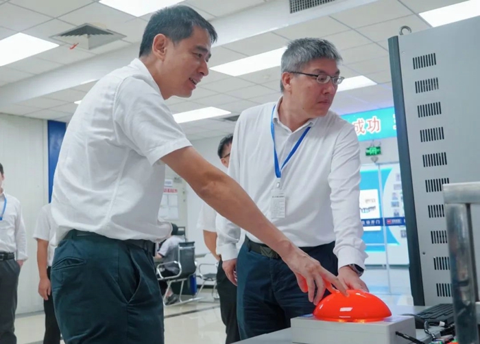 全球首台全可变气门商用车重型发动机在玉柴成功点火.jpg 全球首台全可变气门商用车重型发动机在玉柴成功点火.jpg