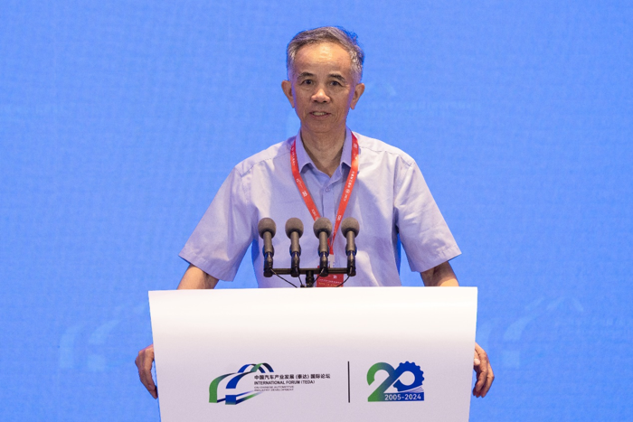 中国工程院院士、北京理工大学教授孙逢春.png 中国工程院院士、北京理工大学教授孙逢春.png