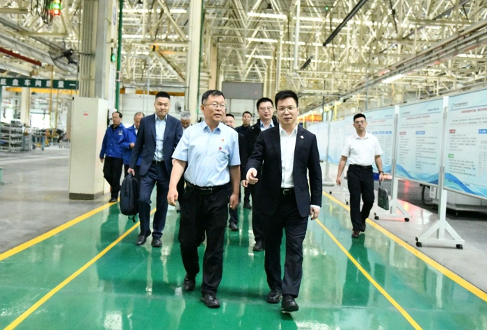 中国联通内蒙古分公司党委书记、总经理耿向东一行来北奔重汽交流合作2.jpg 中国联通内蒙古分公司党委书记、总经理耿向东一行来北奔重汽交流合作2.jpg