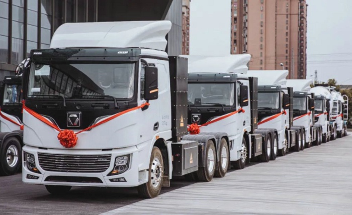 徐工纯电动牵引车2.jpg 徐工纯电动牵引车2.jpg