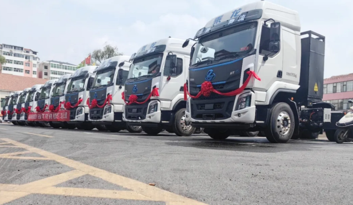 乘龙H5换电牵引车.png 乘龙H5换电牵引车.png