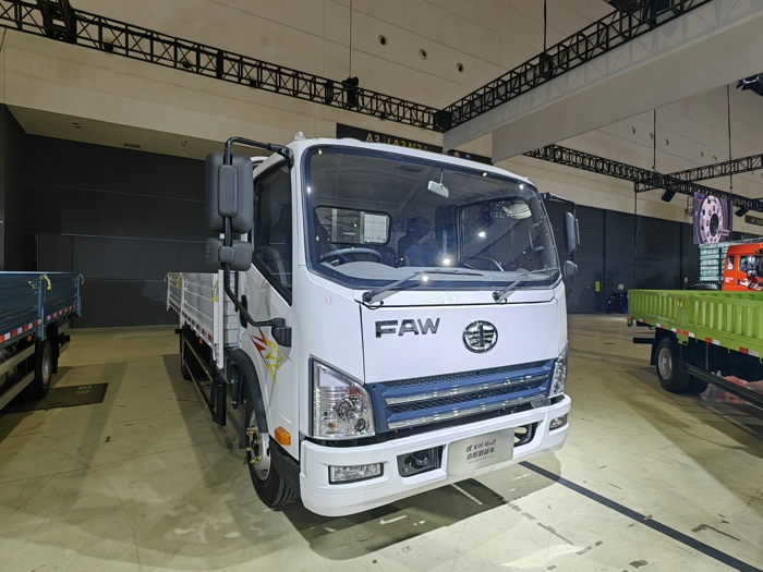 虎VH 4×2右舵载货车2.jpg 虎VH 4×2右舵载货车2.jpg