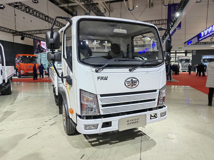 虎VR 4×2右舵载货车2.jpg 虎VR 4×2右舵载货车2.jpg