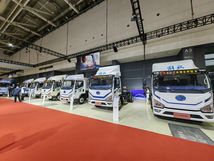 解放轻卡展车.jpg 解放轻卡展车.jpg