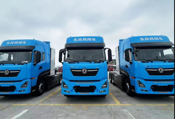 东风天龙KL氢能牵引车2.png 东风天龙KL氢能牵引车2.png
