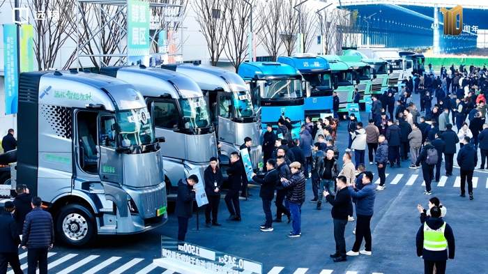 生态伙伴大会-重卡展车.jpg 生态伙伴大会-重卡展车.jpg